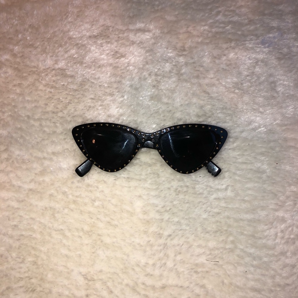 Trendy shades 😎